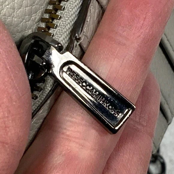 NWOT - Rebecca Minkoff Wallet/Clutch on chain - Picture 14 of 16